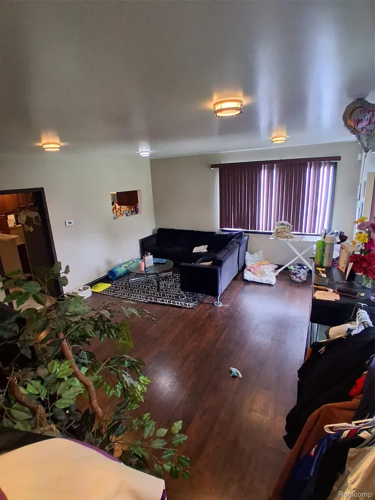 22440 Pembroke Avenue Detroit City MI 48219