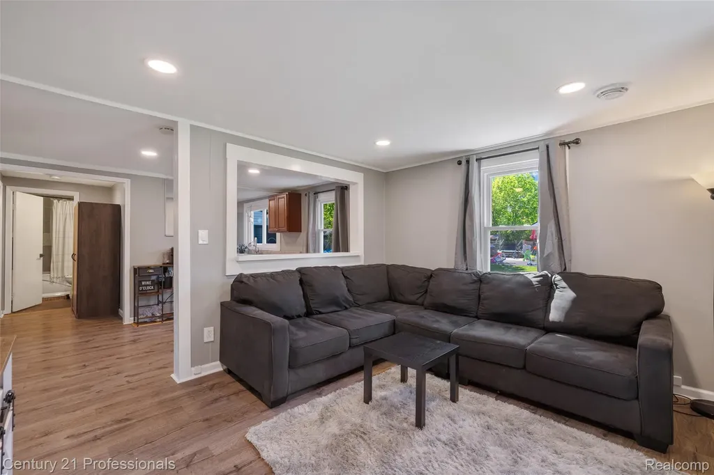 2830 Deland Road Waterford Charter Township MI 48329