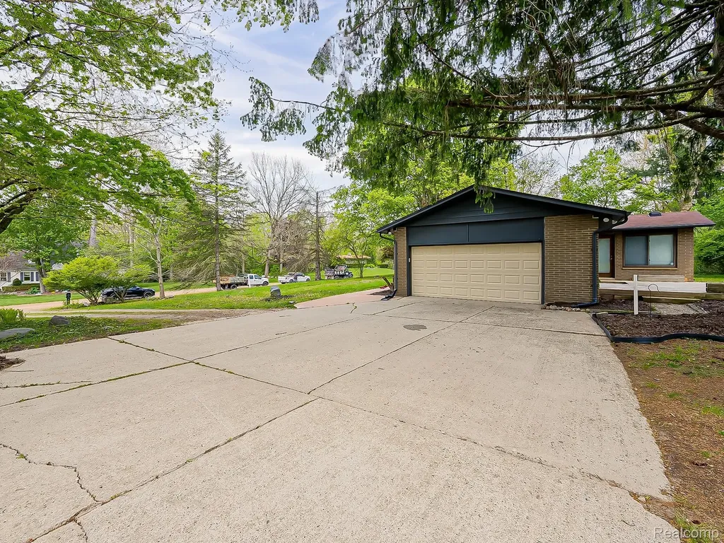 7580 Thornwood Street Canton Charter Township MI 48187
