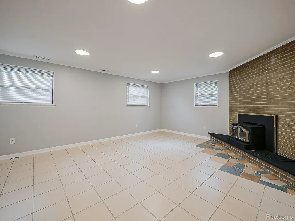 7580 Thornwood Street Canton Charter Township MI 48187