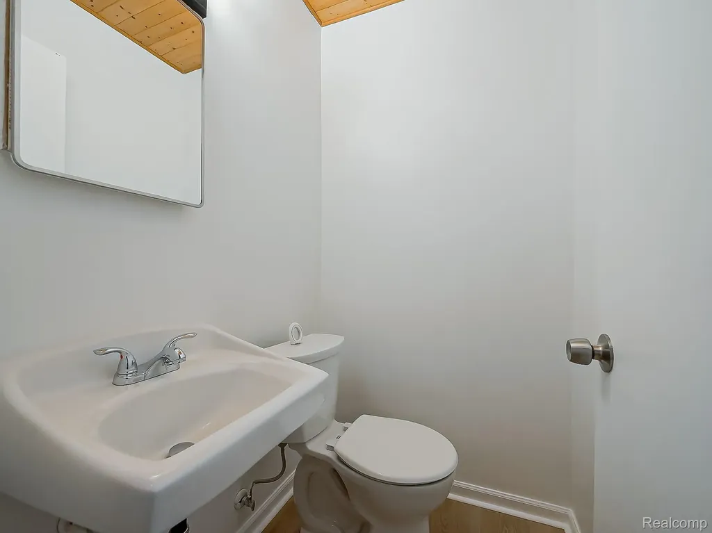 7580 Thornwood Street Canton Charter Township MI 48187