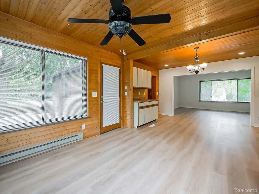 7580 Thornwood Street Canton Charter Township MI 48187