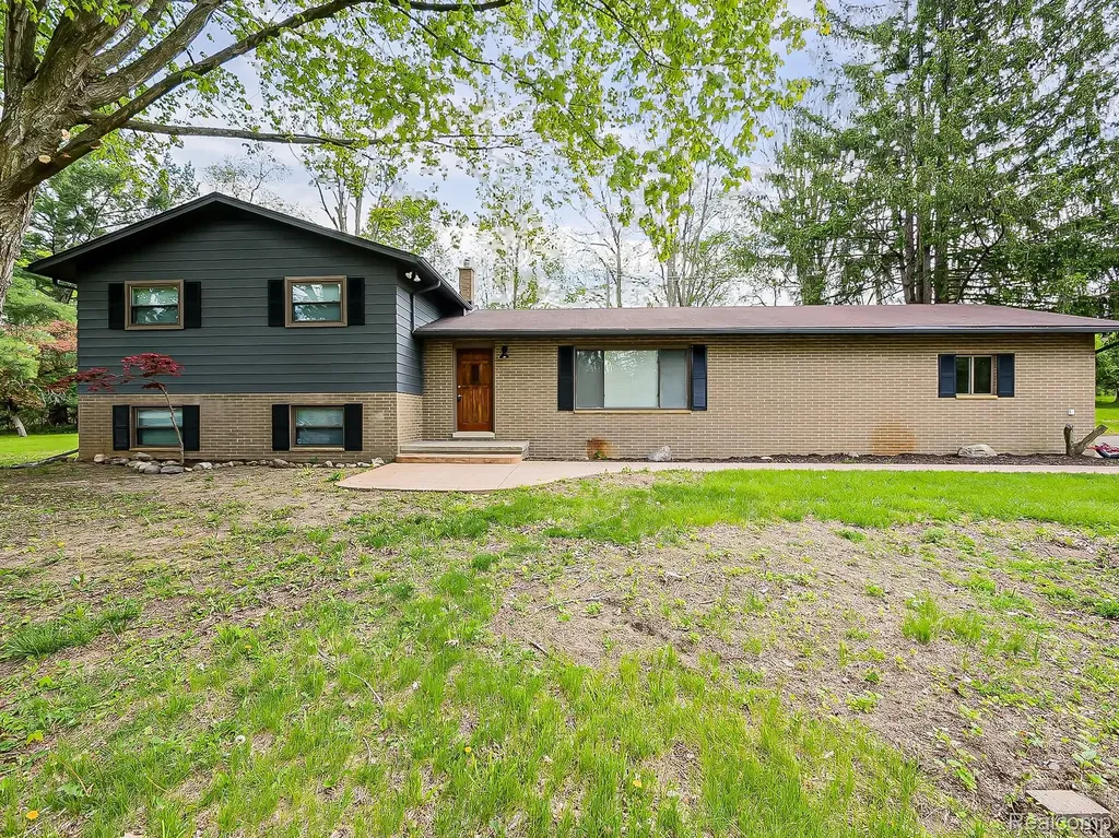 7580 Thornwood Street Canton Charter Township MI 48187