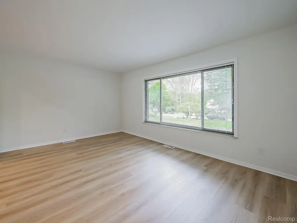 7580 Thornwood Street Canton Charter Township MI 48187