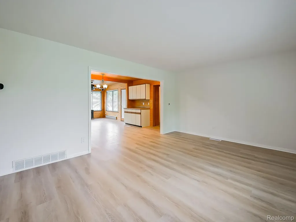 7580 Thornwood Street Canton Charter Township MI 48187