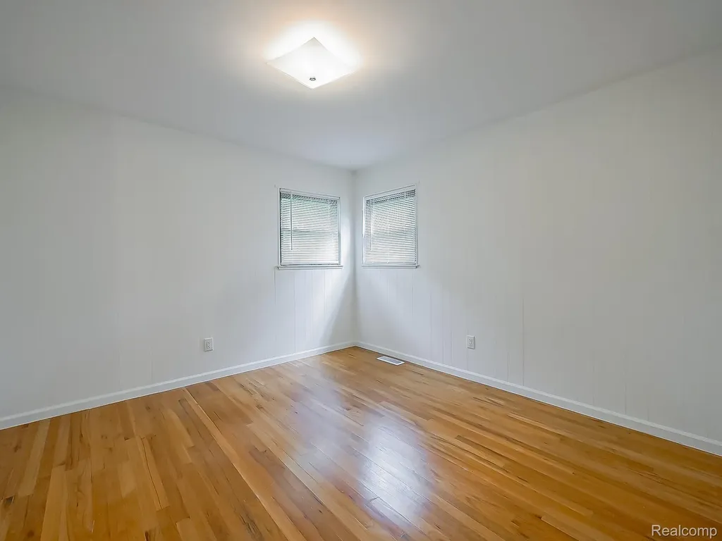 7580 Thornwood Street Canton Charter Township MI 48187