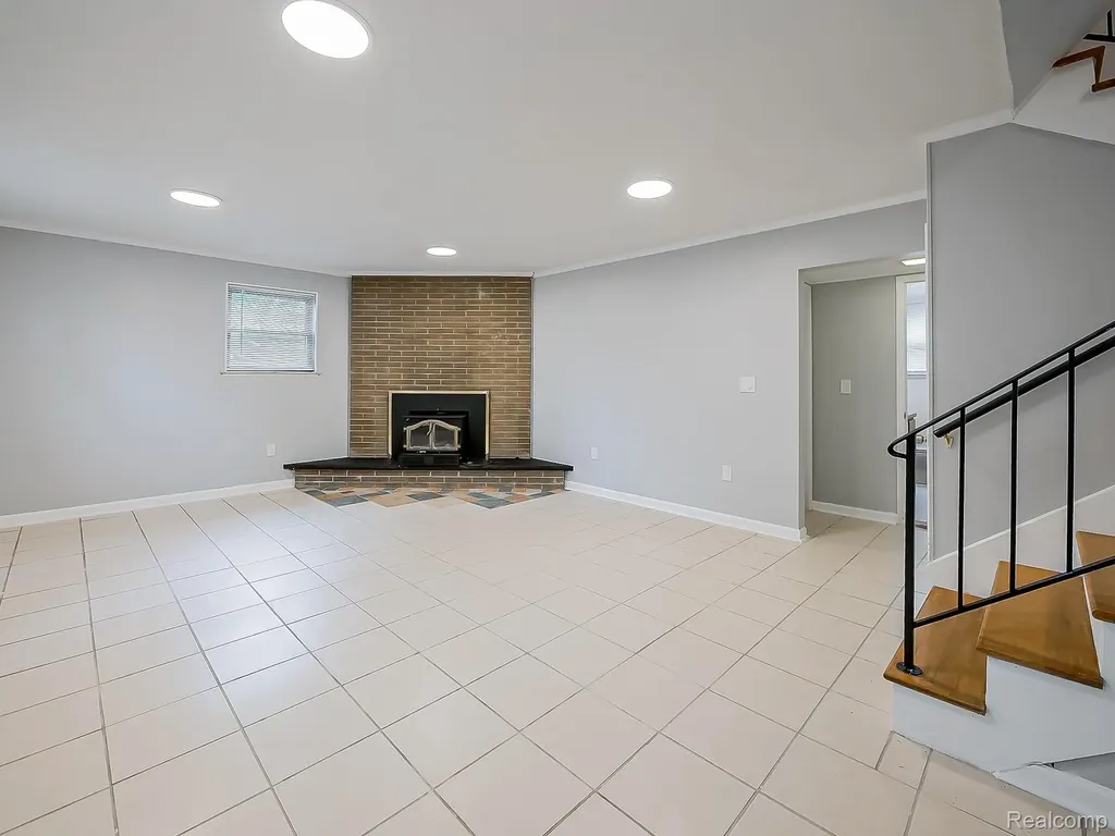 7580 Thornwood Street Canton Charter Township MI 48187