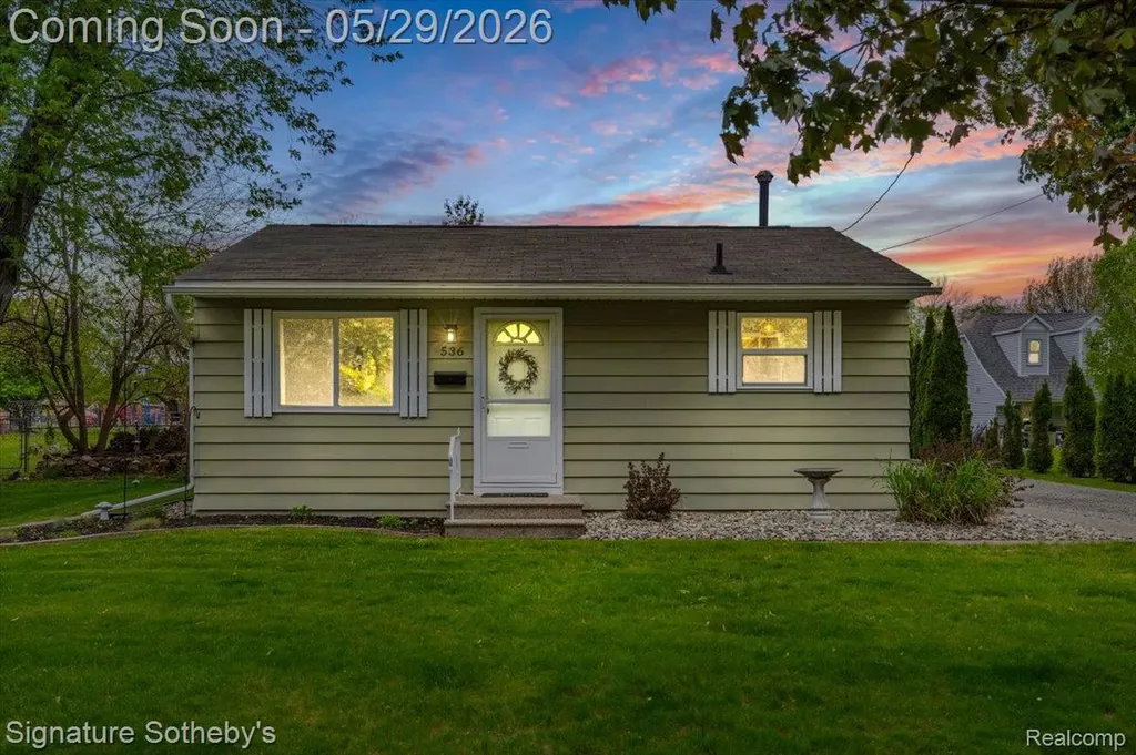 536 Wood Street Fenton City MI 48430