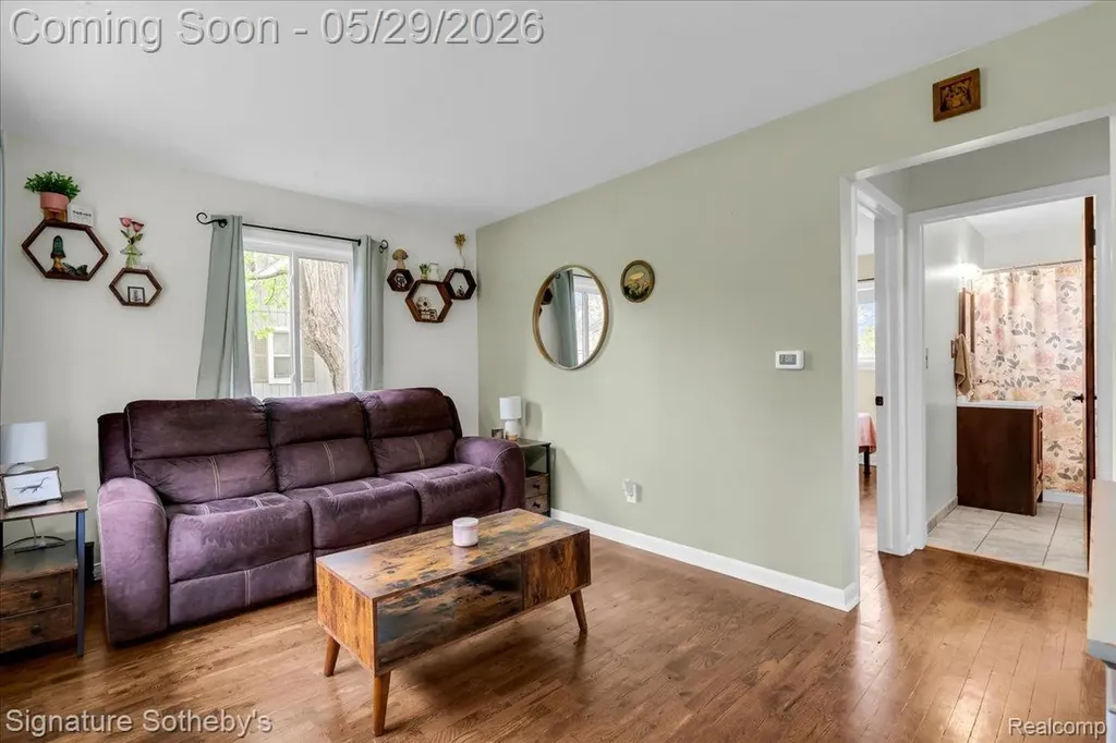 536 Wood Street Fenton City MI 48430