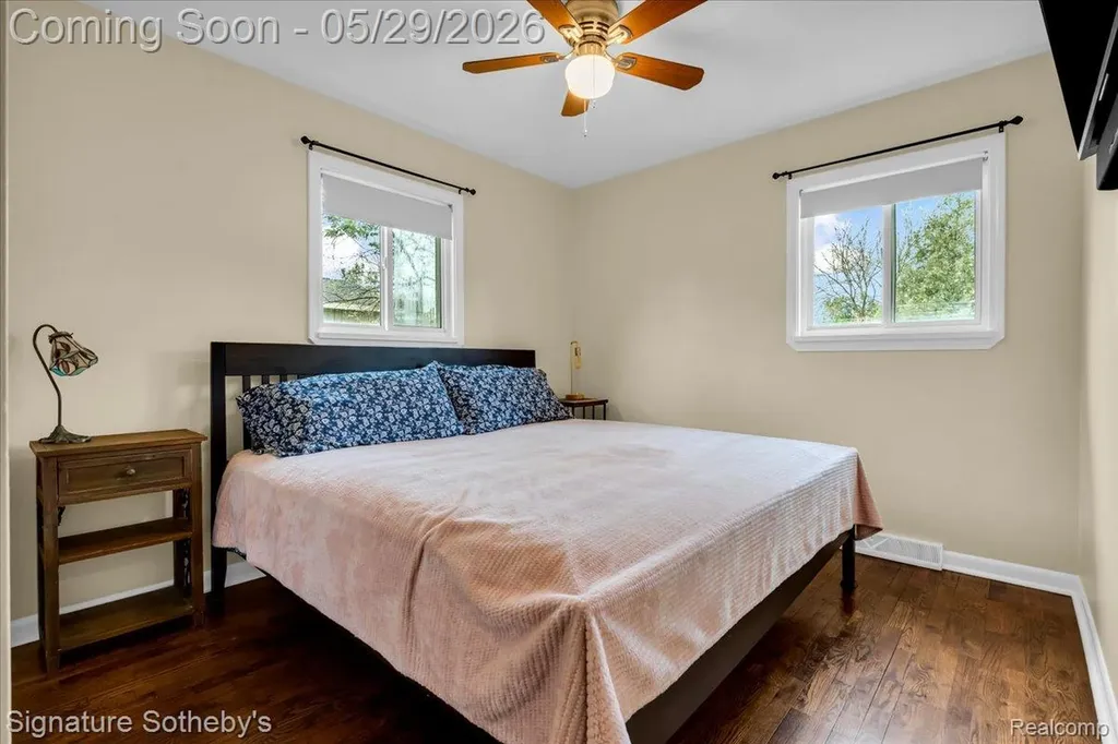 536 Wood Street Fenton City MI 48430