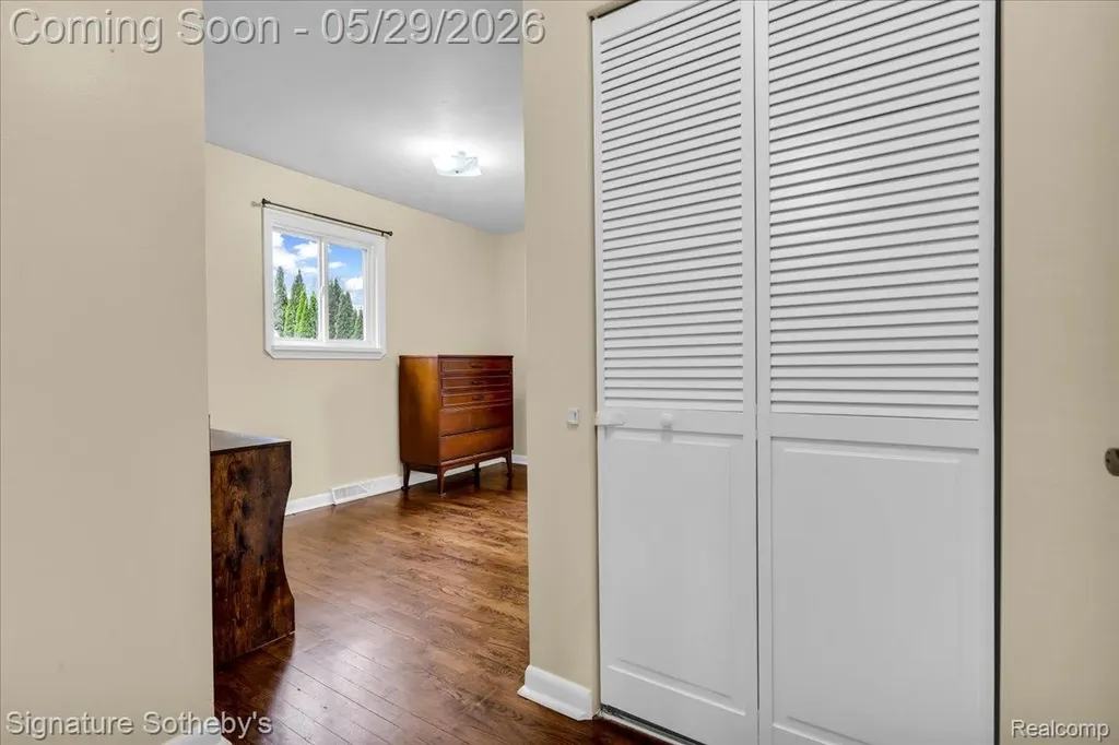 536 Wood Street Fenton City MI 48430