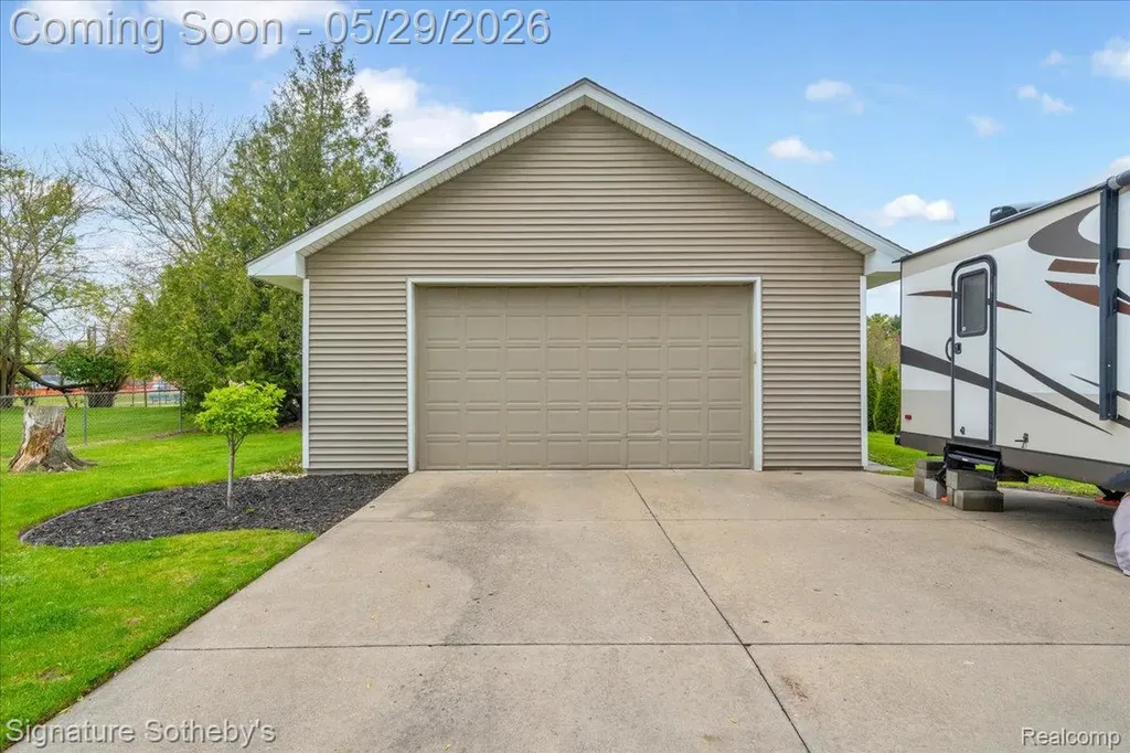 536 Wood Street Fenton City MI 48430