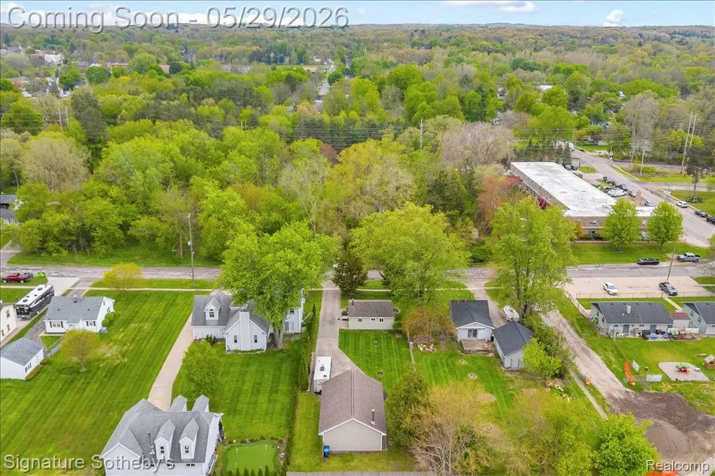 536 Wood Street Fenton City MI 48430