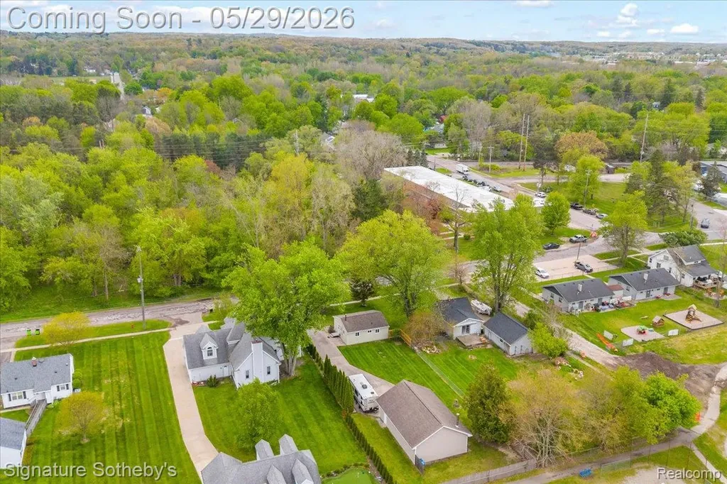 536 Wood Street Fenton City MI 48430