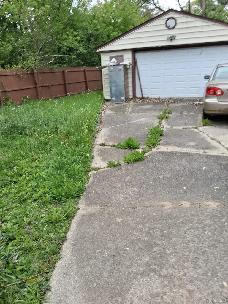 15949 Winston Redford Charter Township MI 48239