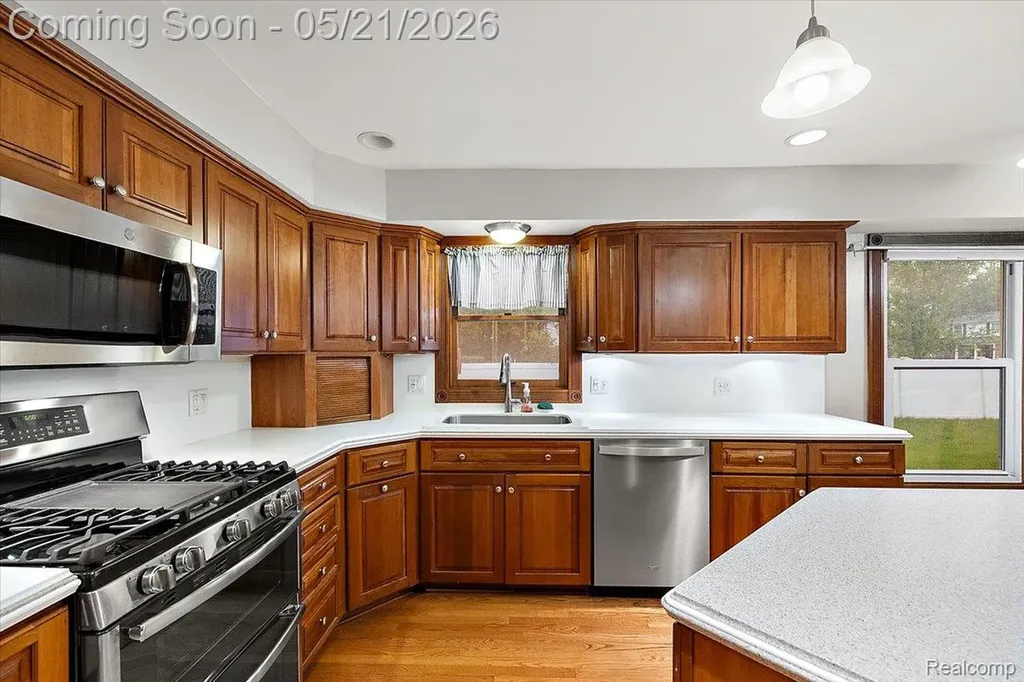 8785 Annsbury Drive Shelby Charter Township MI 48316