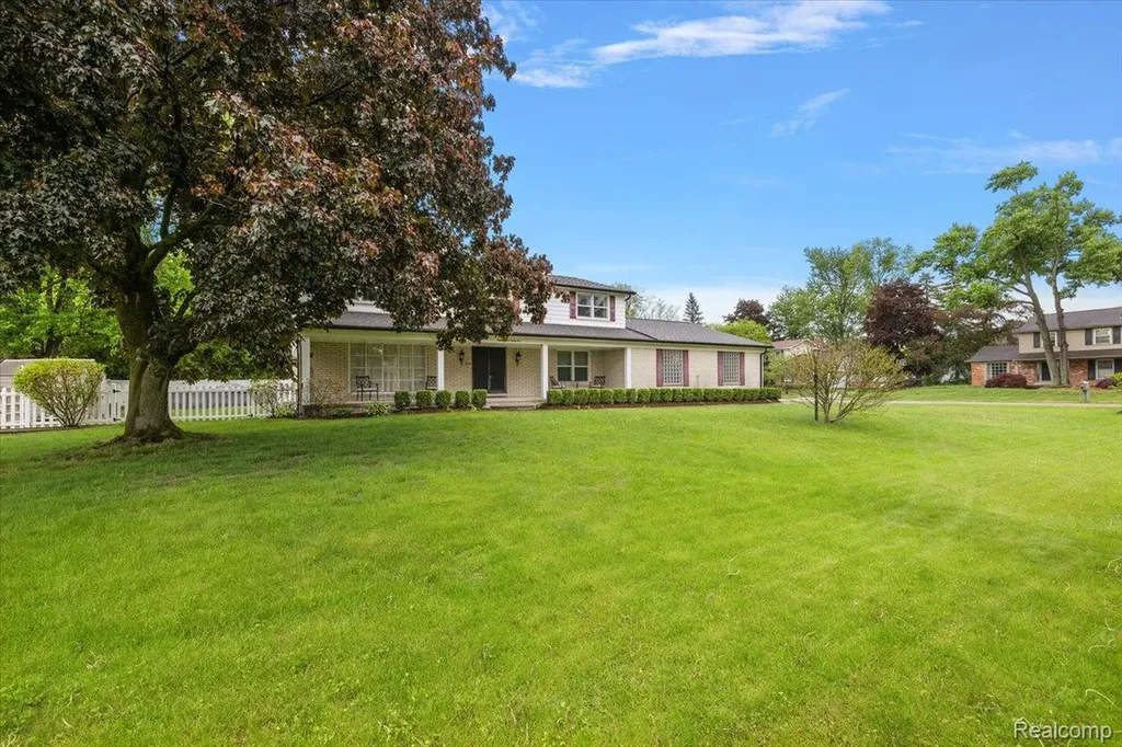 8785 Annsbury Drive Shelby Charter Township MI 48316