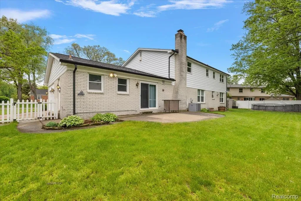 8785 Annsbury Drive Shelby Charter Township MI 48316