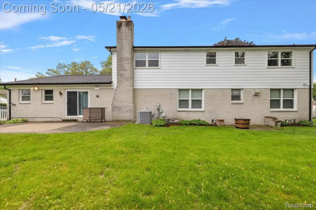 8785 Annsbury Drive Shelby Charter Township MI 48316