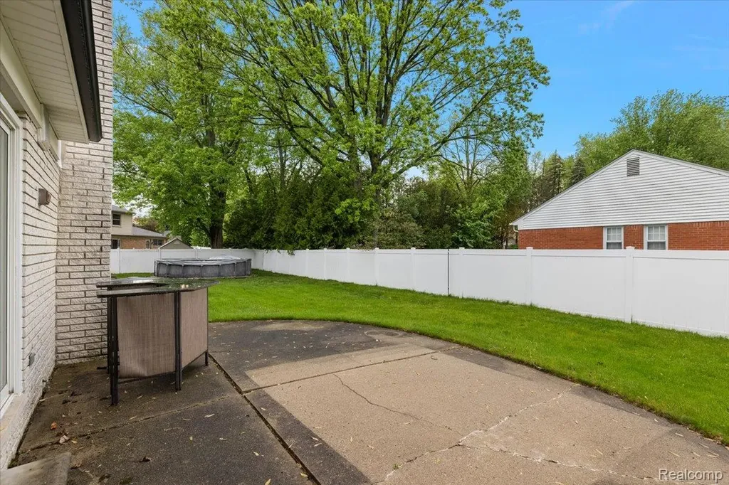 8785 Annsbury Drive Shelby Charter Township MI 48316