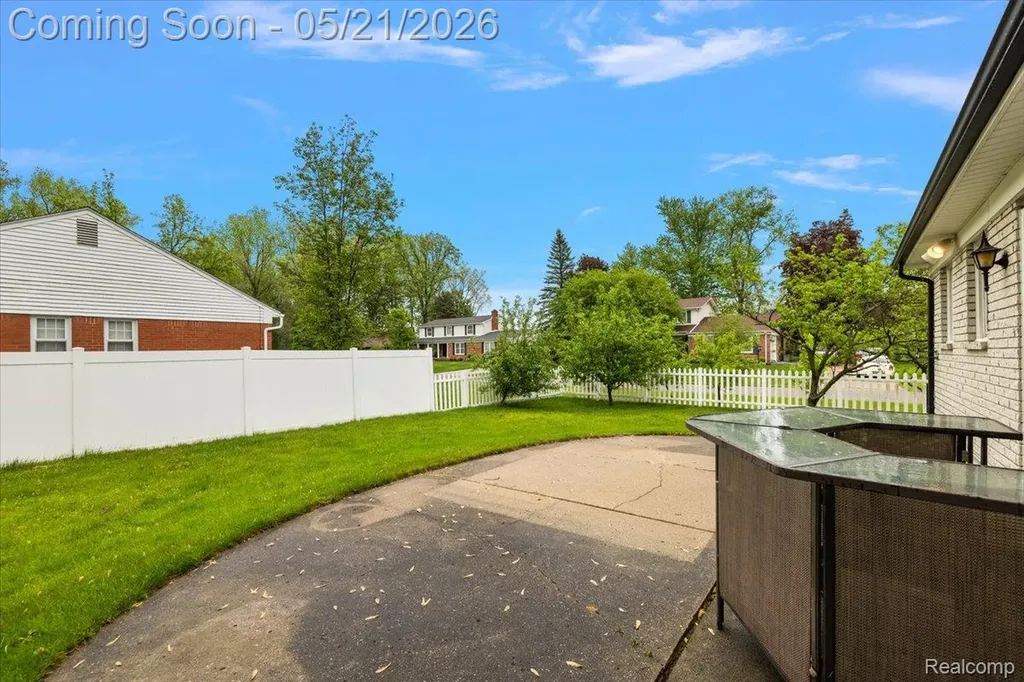 8785 Annsbury Drive Shelby Charter Township MI 48316