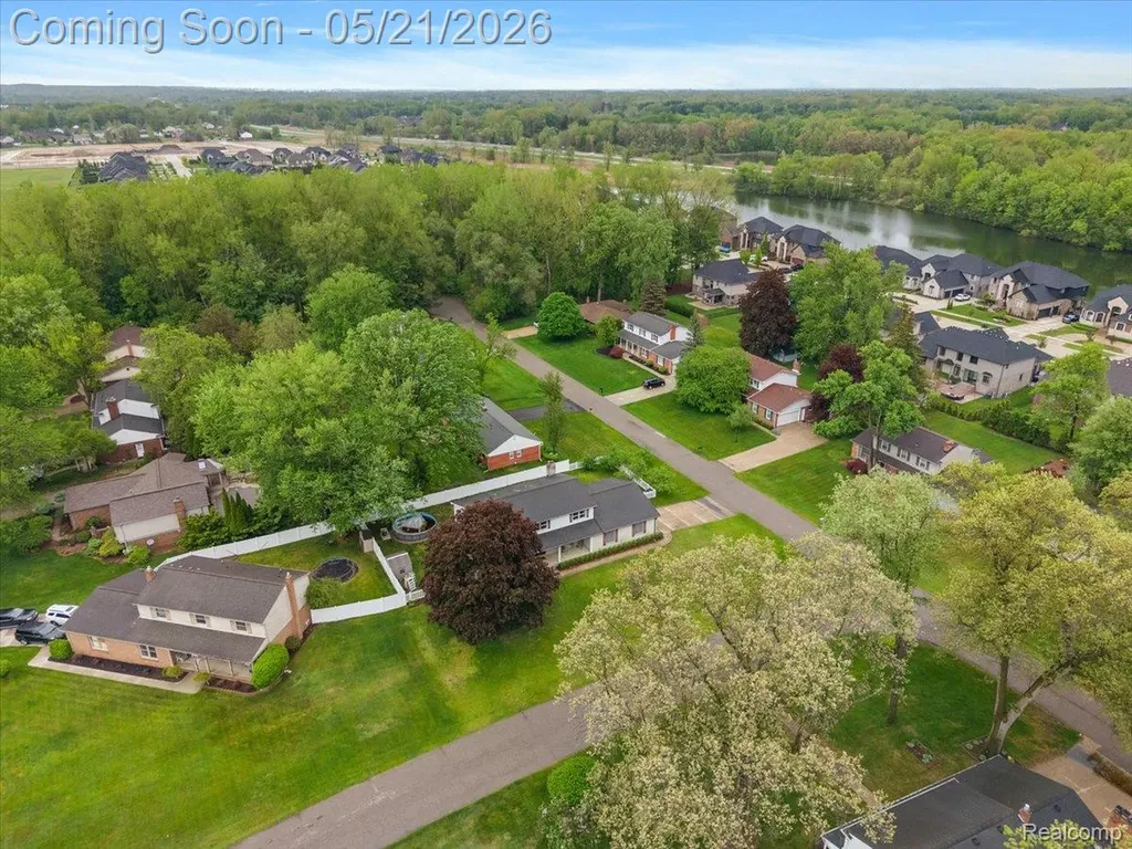 8785 Annsbury Drive Shelby Charter Township MI 48316