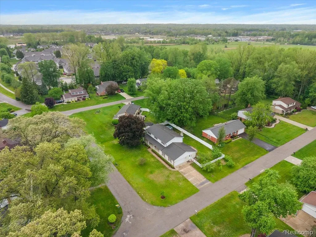 8785 Annsbury Drive Shelby Charter Township MI 48316