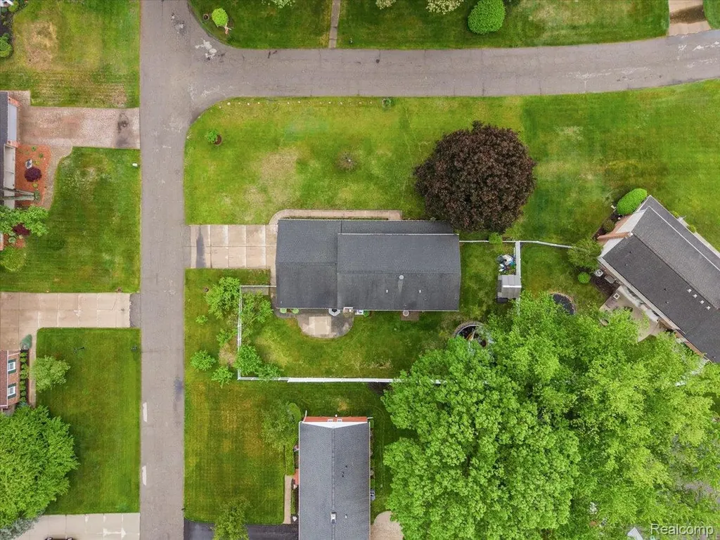 8785 Annsbury Drive Shelby Charter Township MI 48316