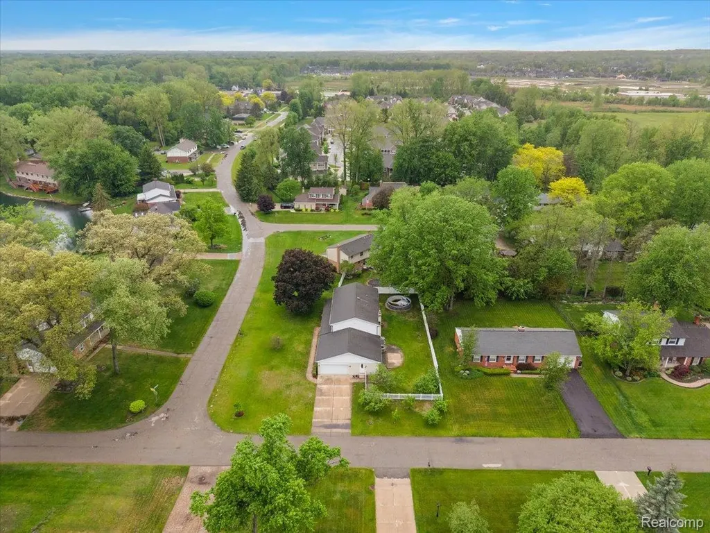 8785 Annsbury Drive Shelby Charter Township MI 48316
