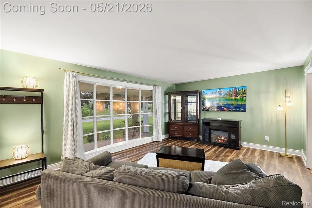 8785 Annsbury Drive Shelby Charter Township MI 48316