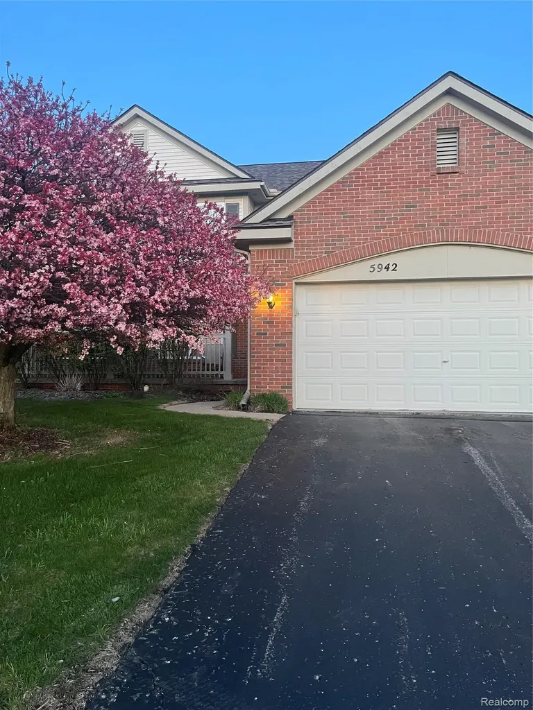 5942 Augusta Lane Holly Township MI 48439