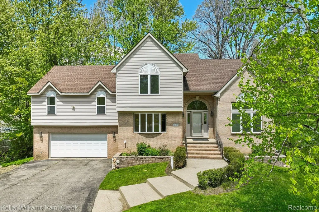 1358 Potomac Drive Rochester Hills City MI 48306