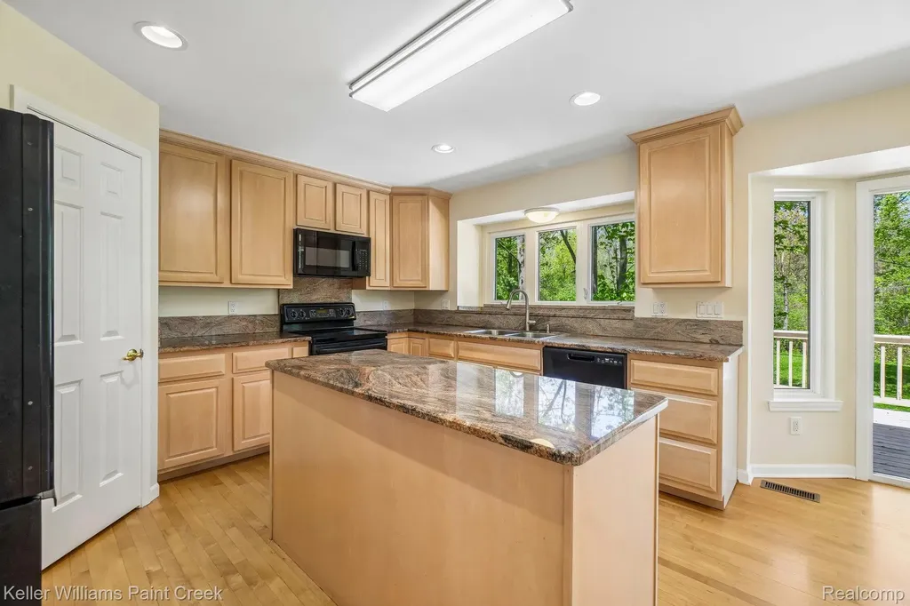 1358 Potomac Drive Rochester Hills City MI 48306