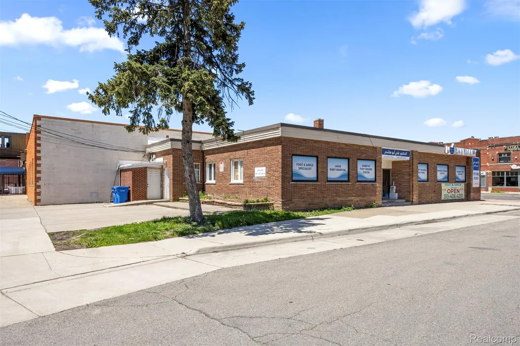 10801 W Warren Avenue Dearborn City MI 48126