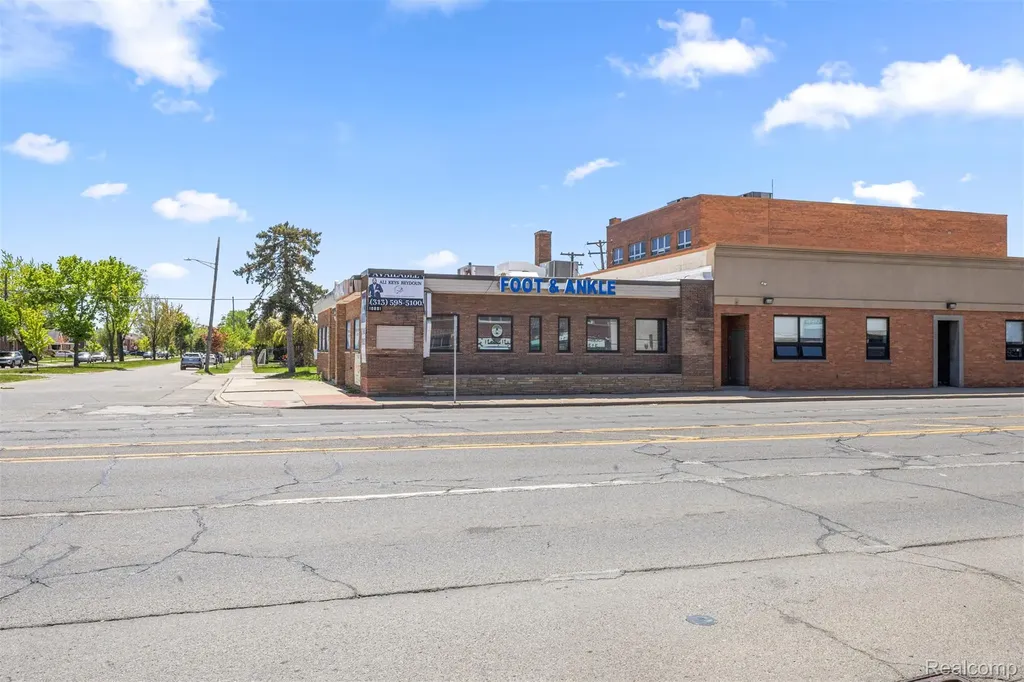 10801 W Warren Avenue Dearborn City MI 48126