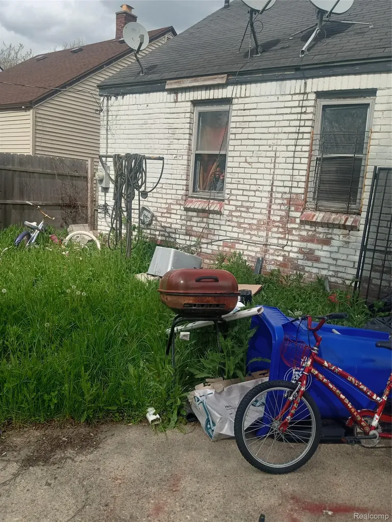 8883 Sussex Street Detroit City MI 48228