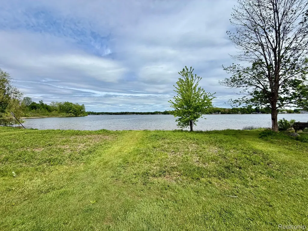 1673 Edwin Drive Genoa Township MI 48114