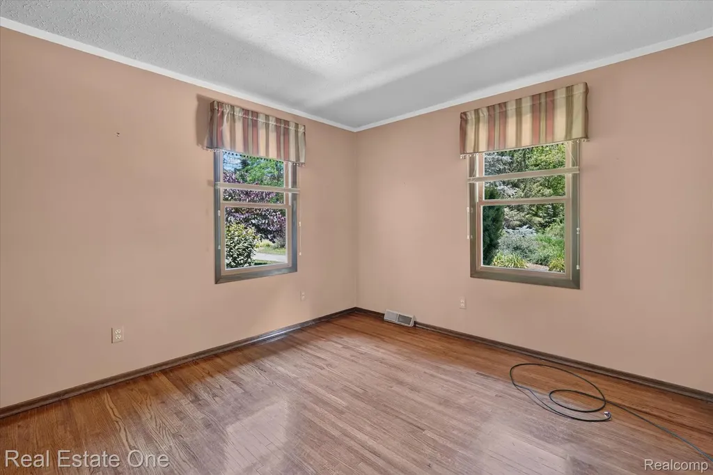 6039 Fish Lake Road Highland Charter Township MI 48442