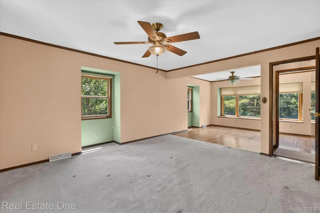 6039 Fish Lake Road Highland Charter Township MI 48442