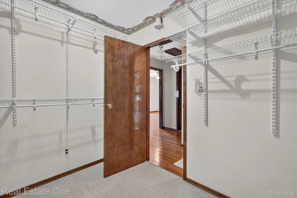 6039 Fish Lake Road Highland Charter Township MI 48442