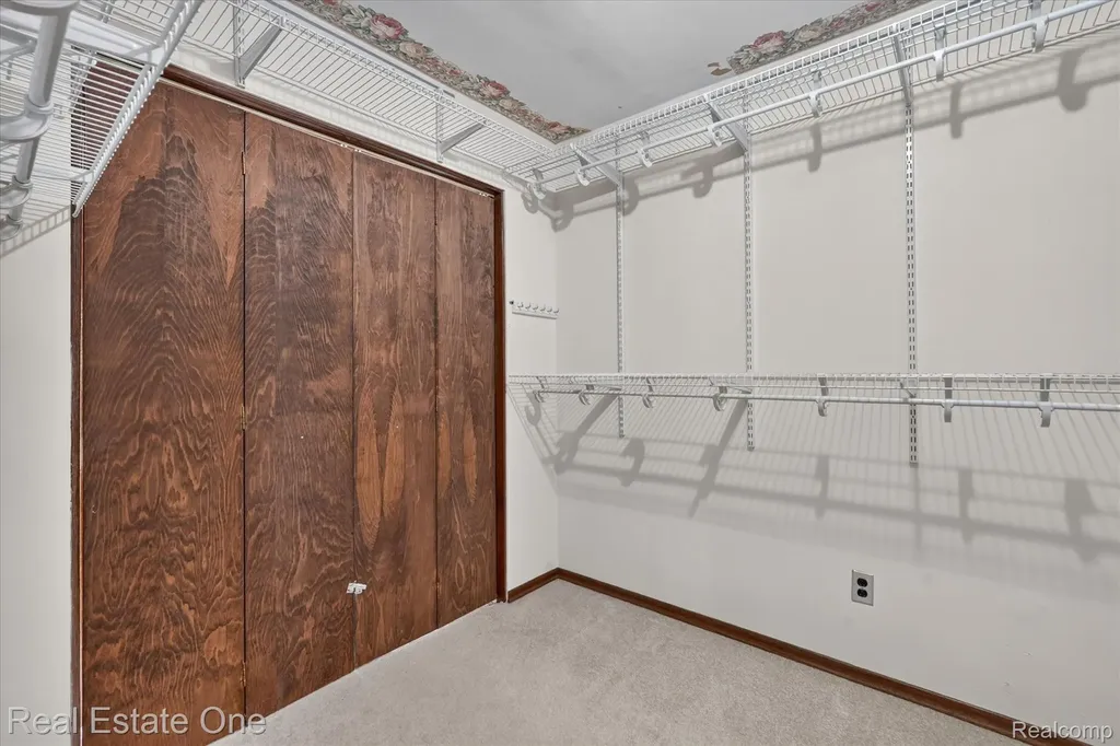 6039 Fish Lake Road Highland Charter Township MI 48442