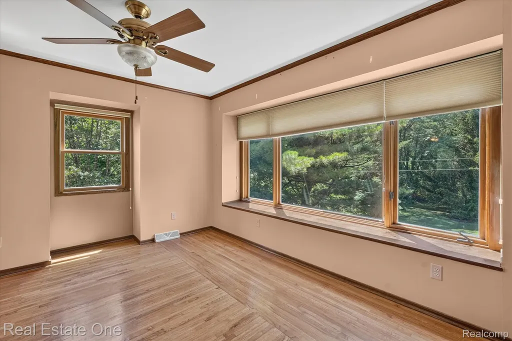 6039 Fish Lake Road Highland Charter Township MI 48442