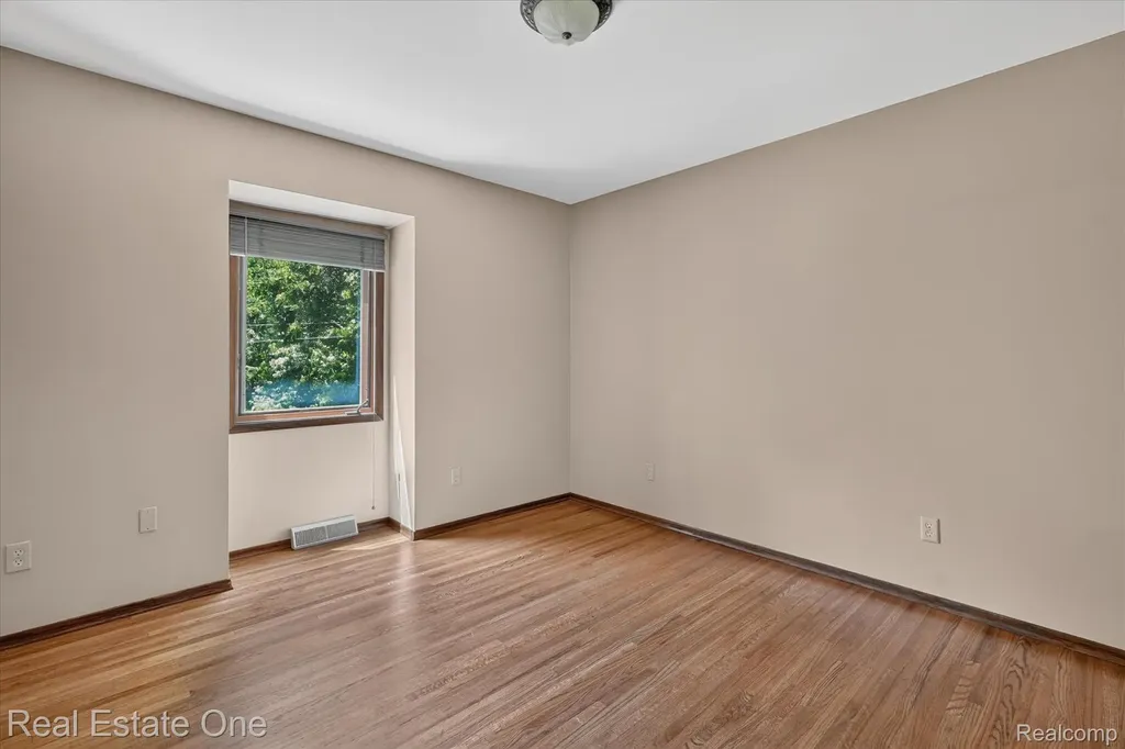 6039 Fish Lake Road Highland Charter Township MI 48442