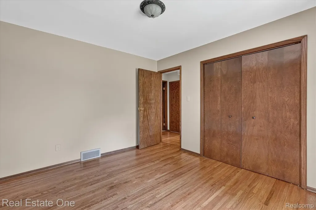 6039 Fish Lake Road Highland Charter Township MI 48442