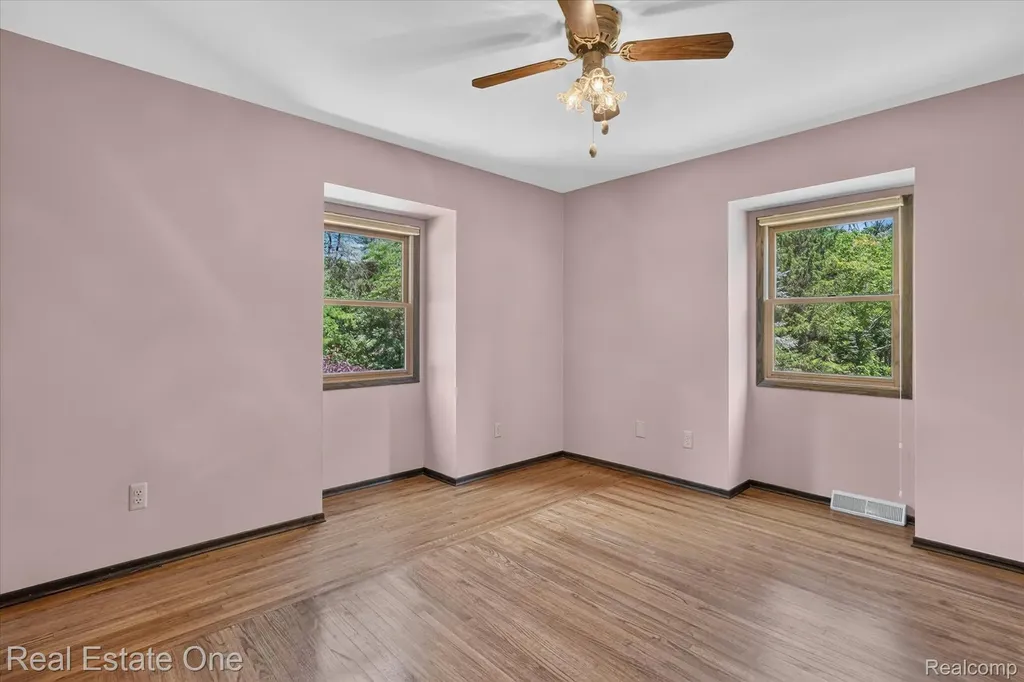 6039 Fish Lake Road Highland Charter Township MI 48442
