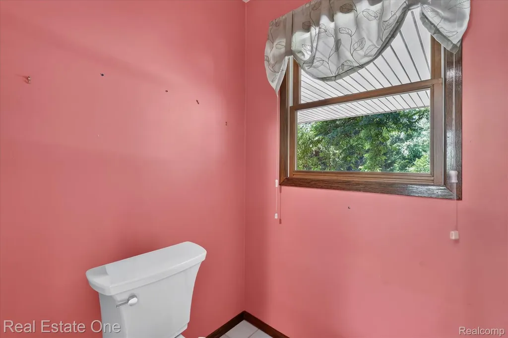 6039 Fish Lake Road Highland Charter Township MI 48442