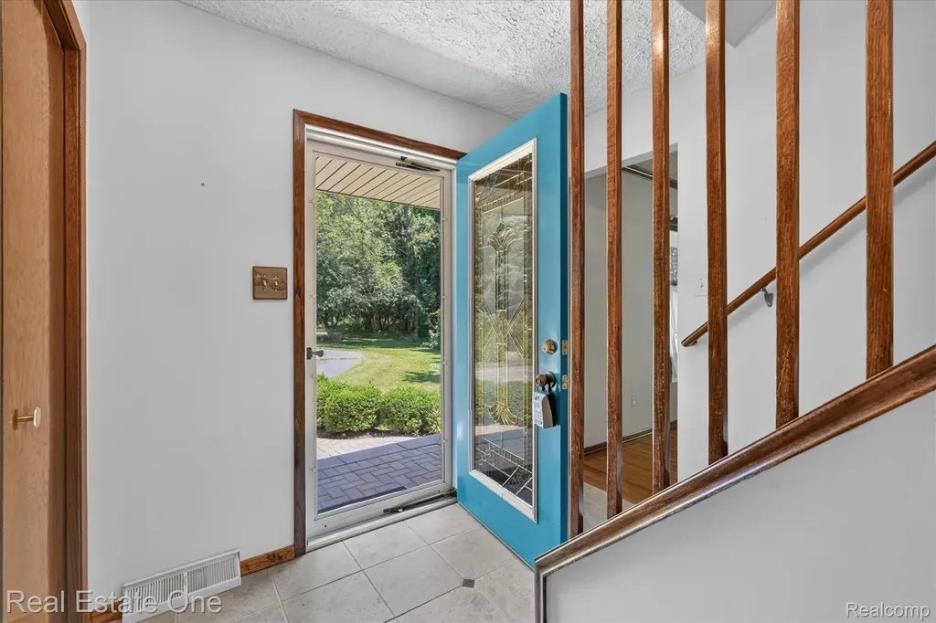 6039 Fish Lake Road Highland Charter Township MI 48442