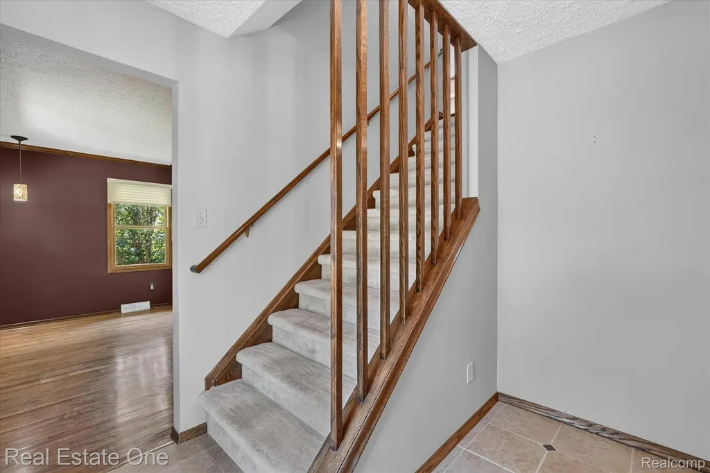 6039 Fish Lake Road Highland Charter Township MI 48442