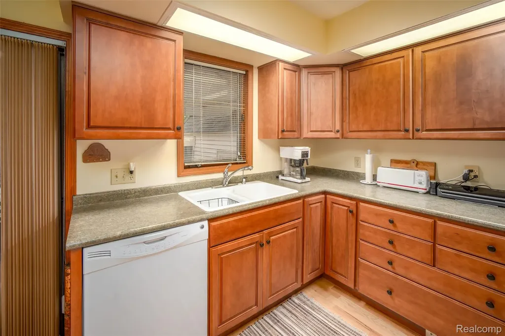 207 N Pine River Street Ithaca City MI 48847