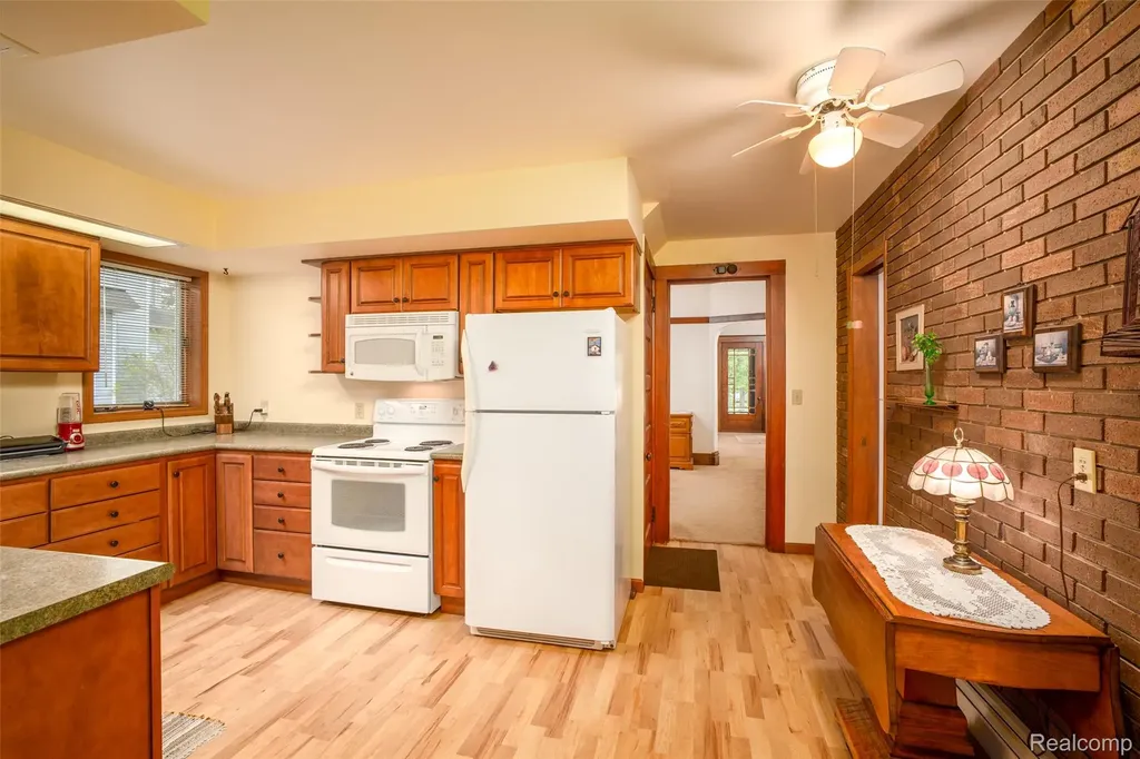 207 N Pine River Street Ithaca City MI 48847